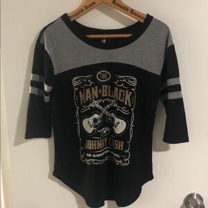 JOHNNY CASH THE MAN IN BLACK 3/4 SLEEVE GRAPHIC TEE